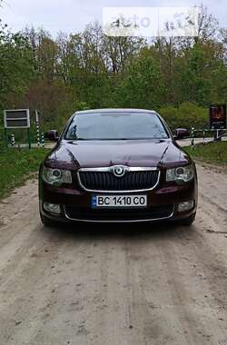 Универсал Skoda Superb 2011 в Томашполе