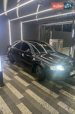 Лифтбек Skoda Superb 2005 в 