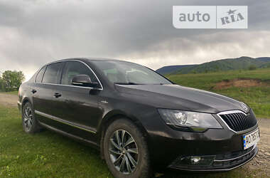 Лифтбек Skoda Superb 2015 в Ужгороде