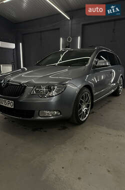 Універсал Skoda Superb 2011 в Вишневому