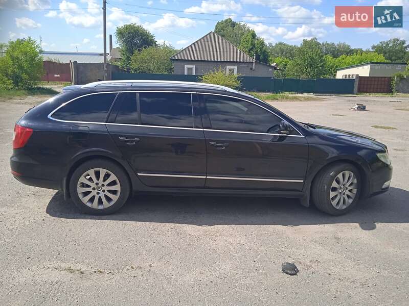Універсал Skoda Superb 2010 в Гадячі