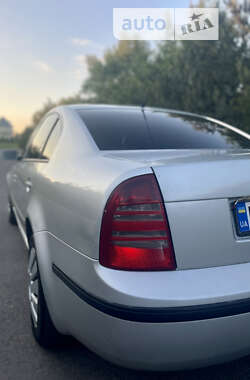 Ліфтбек Skoda Superb 2004 в Рівному