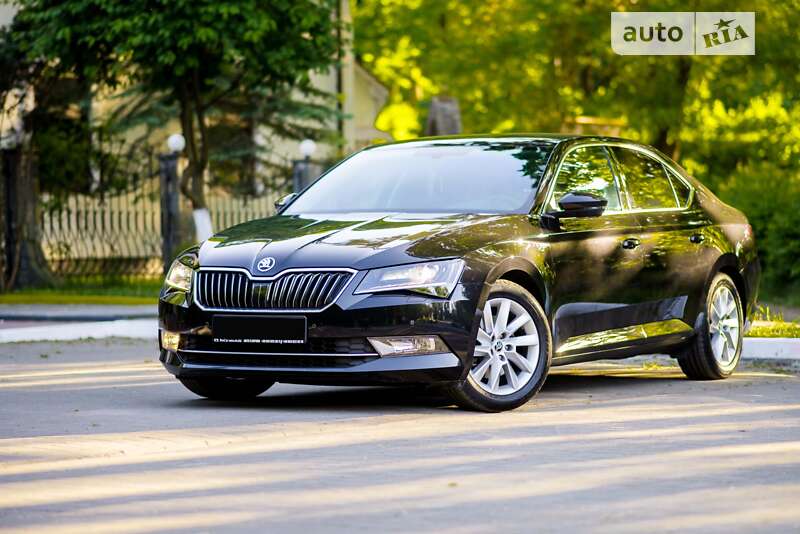 Ліфтбек Skoda Superb 2019 в 