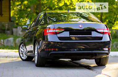 Лифтбек Skoda Superb 2019 в Дрогобыче
