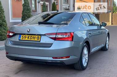 Лифтбек Skoda Superb 2017 в Стрые