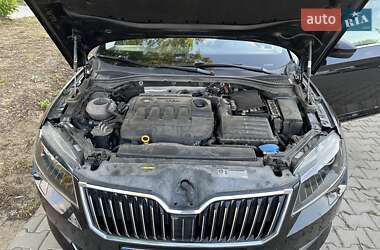 Лифтбек Skoda Superb 2016 в 