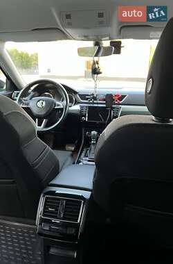 Лифтбек Skoda Superb 2016 в 