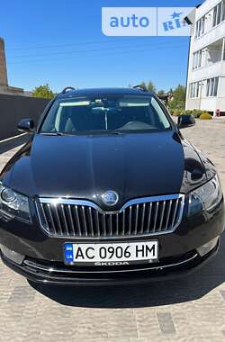 Універсал Skoda Superb 2014 в Луцьку