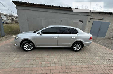 Лифтбек Skoda Superb 2013 в Близнюках