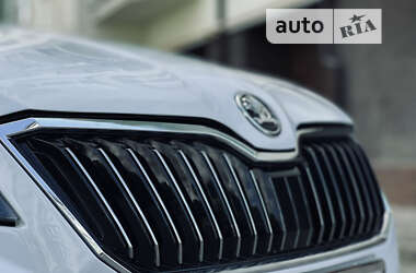 Ліфтбек Skoda Superb 2015 в Львові