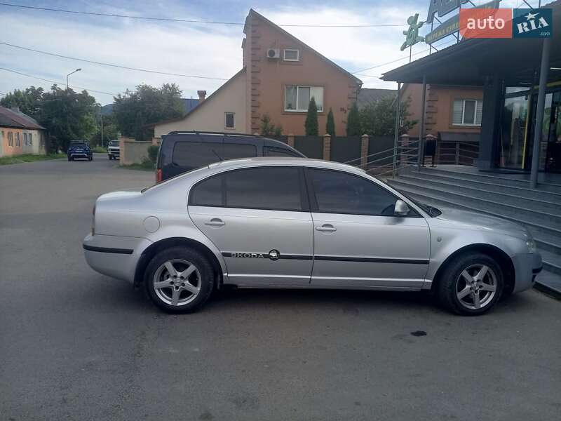 Лифтбек Skoda Superb 2008 в Хусте