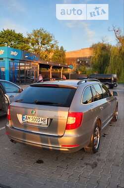 Универсал Skoda Superb 2011 в Житомире