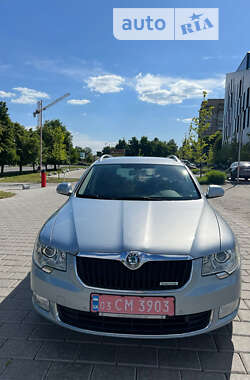 Универсал Skoda Superb 2011 в Ровно