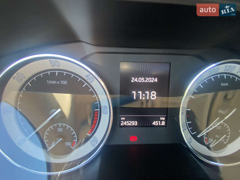 Универсал Skoda Superb 2015 в Кременчуге