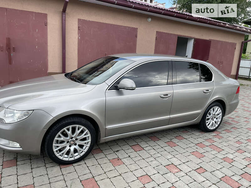 Лифтбек Skoda Superb 2010 в Ивано-Франковске