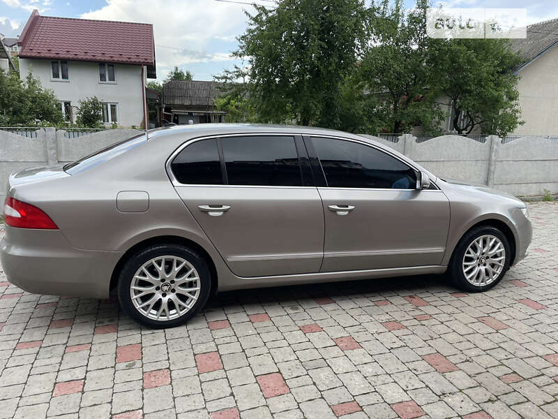 Лифтбек Skoda Superb 2010 в Ивано-Франковске