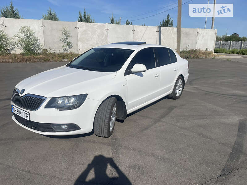 Ліфтбек Skoda Superb 2013 в 
