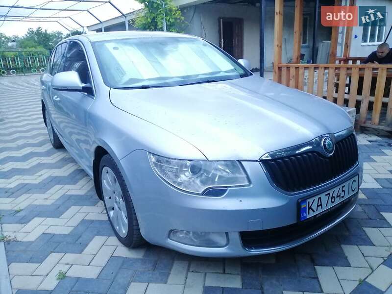 Лифтбек Skoda Superb 2011 в Кривом Озере