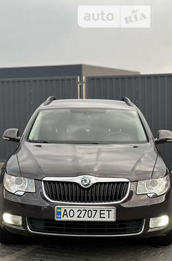 Універсал Skoda Superb 2011 в Мукачевому