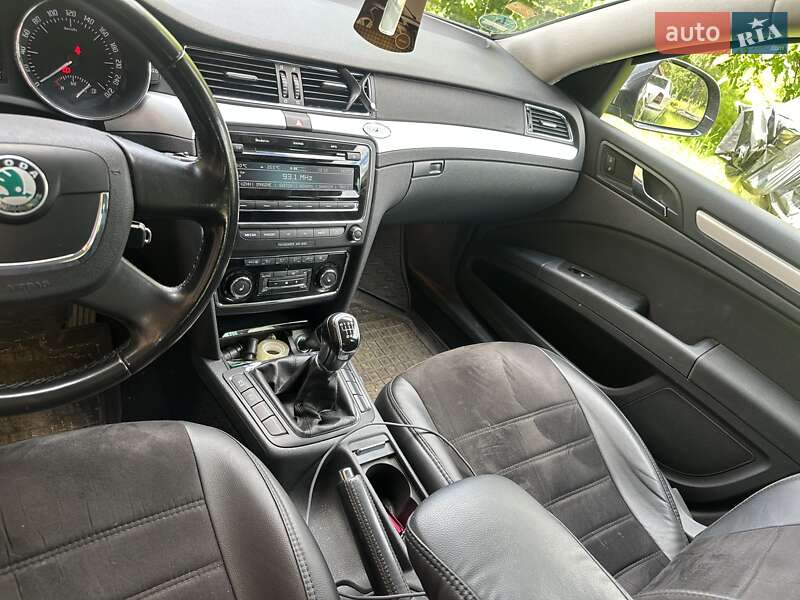 Універсал Skoda Superb 2010 в Ужгороді