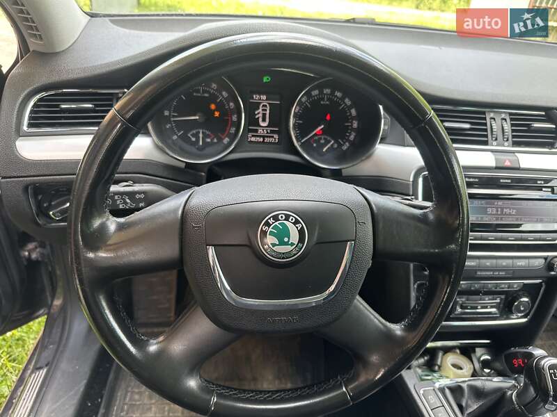 Універсал Skoda Superb 2010 в Ужгороді