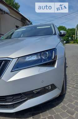 Універсал Skoda Superb 2019 в Ужгороді