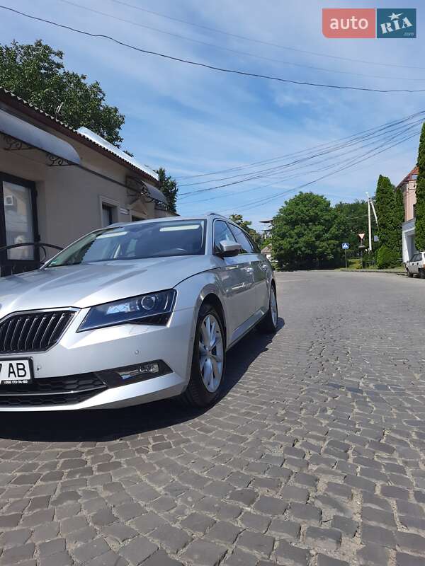 Универсал Skoda Superb 2019 в Ужгороде