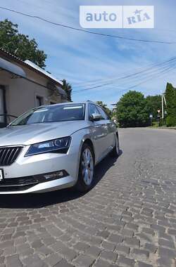 Універсал Skoda Superb 2019 в Ужгороді