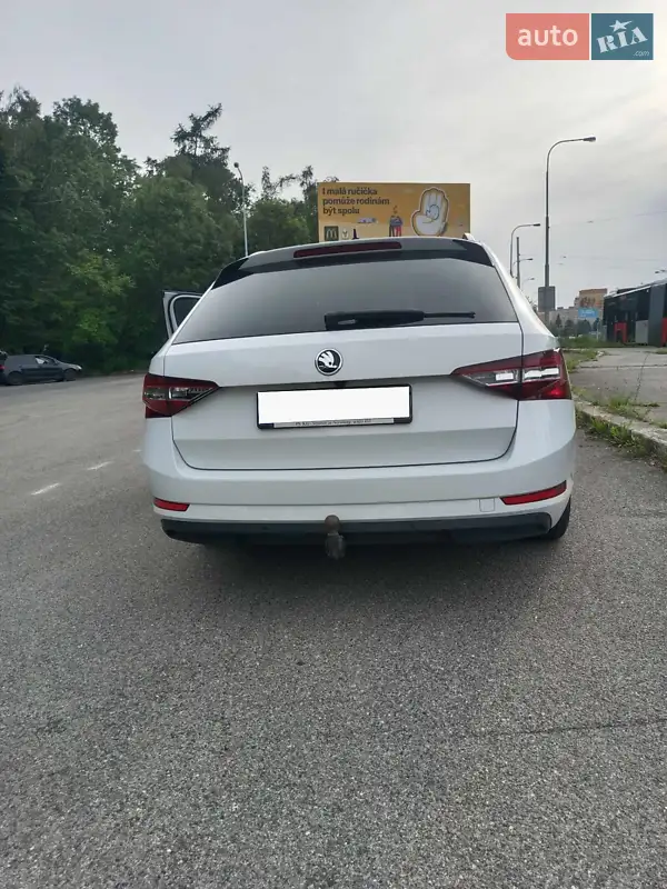 Skoda Superb 2018 VIN TMBJH7NP8K7023404 фото оголошення 16 з 125