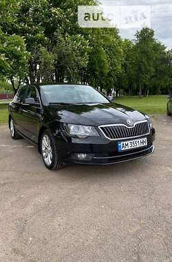 Лифтбек Skoda Superb 2013 в 