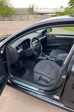 Лифтбек Skoda Superb 2013 в 
