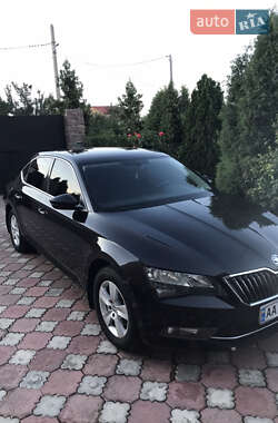 Ліфтбек Skoda Superb 2017 в 