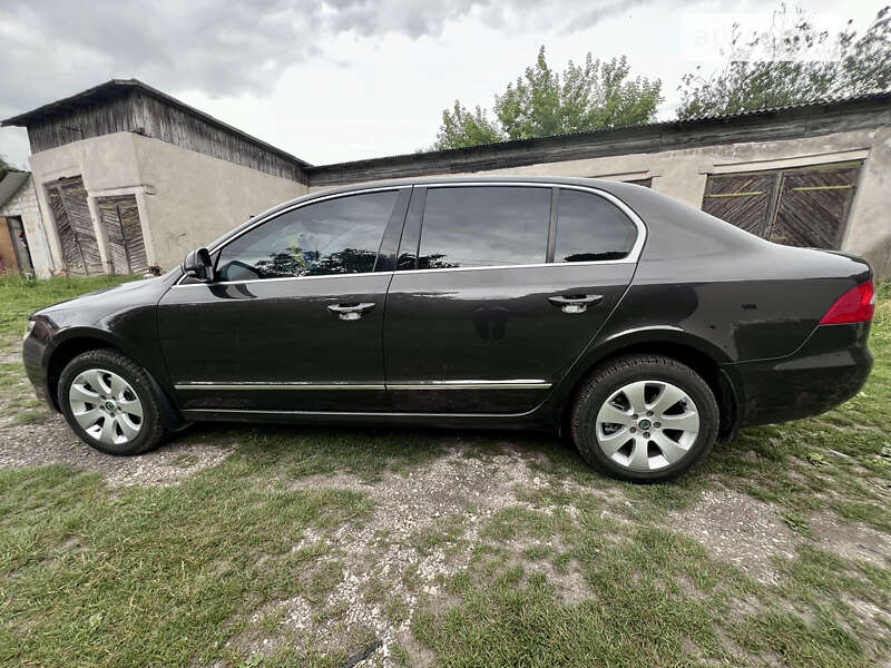 Лифтбек Skoda Superb 2011 в Тернополе