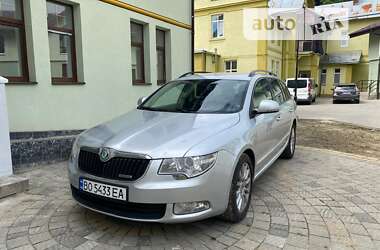 Універсал Skoda Superb 2011 в Львові