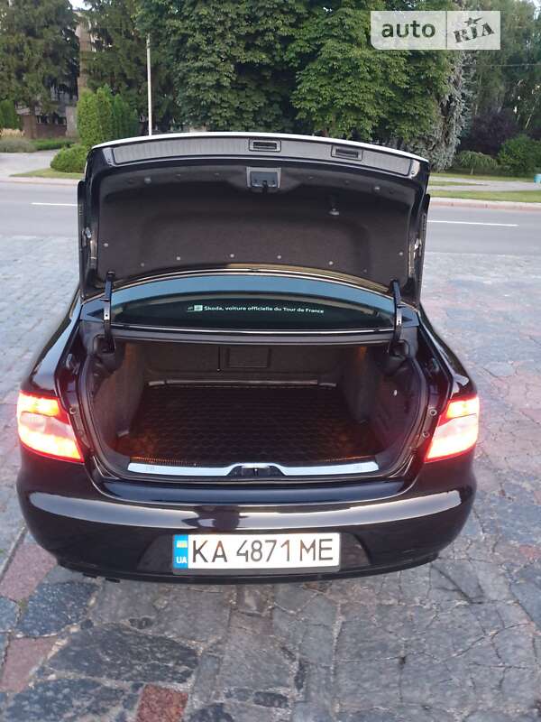 Ліфтбек Skoda Superb 2011 в Кременчуці