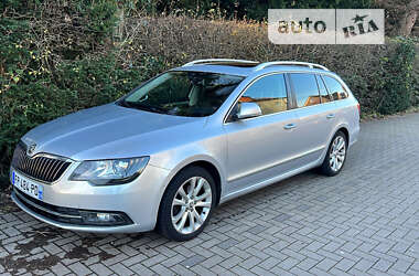 Универсал Skoda Superb 2014 в Малине