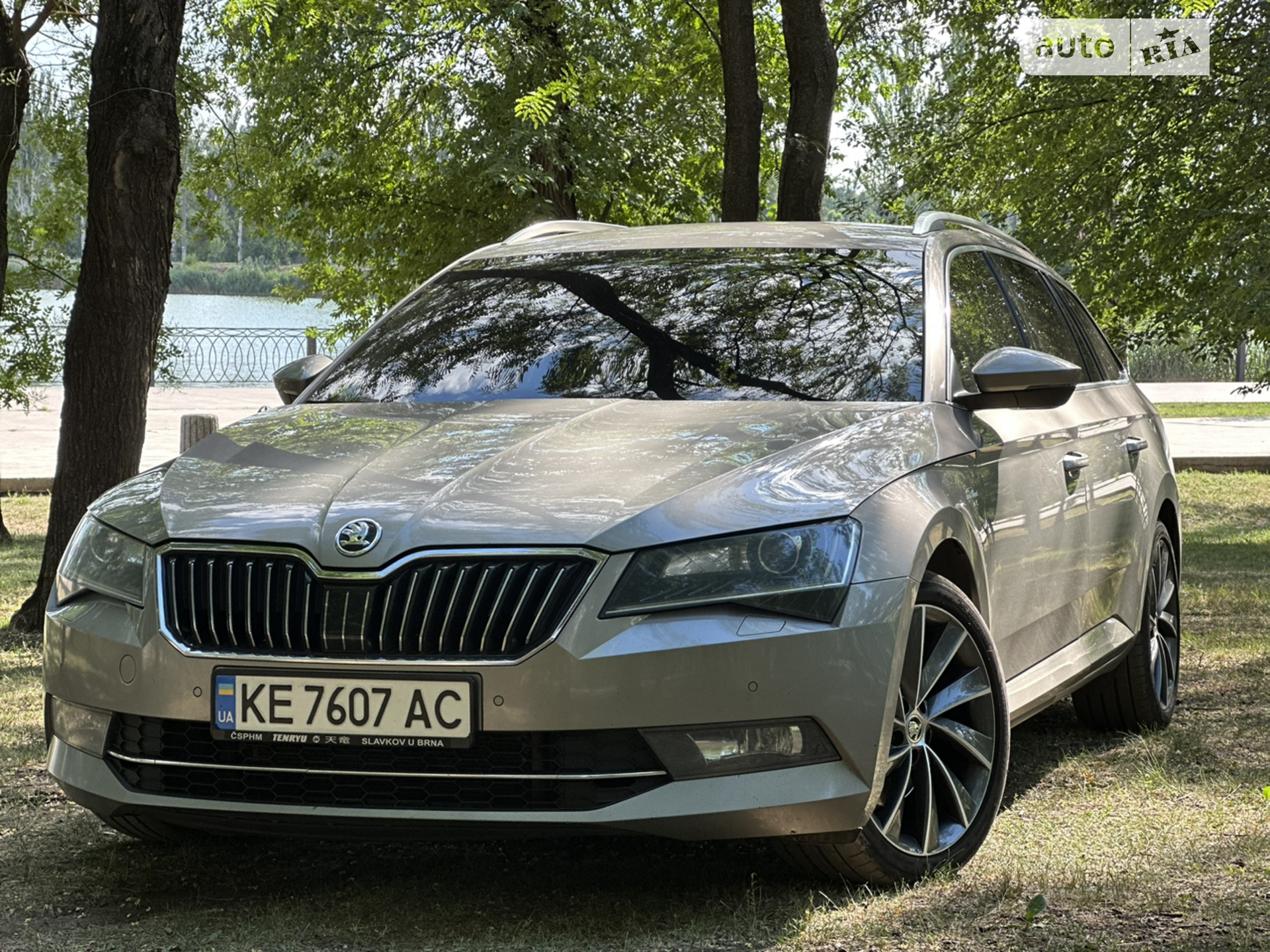 2018 Skoda Superb - мініатюра 2