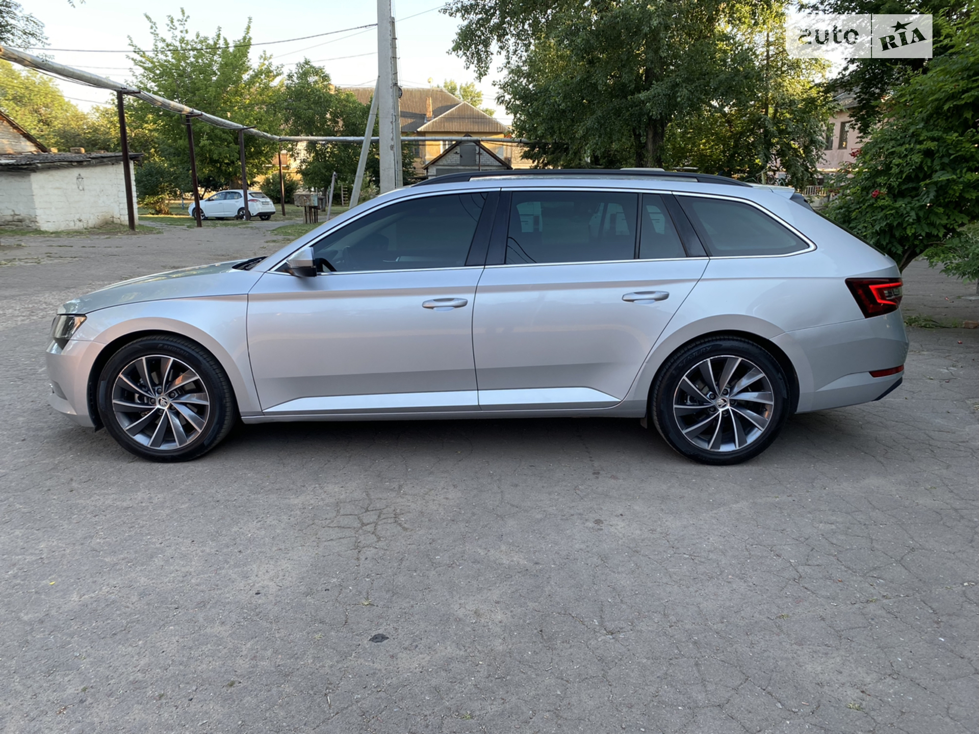2016 Skoda Superb - мініатюра 2