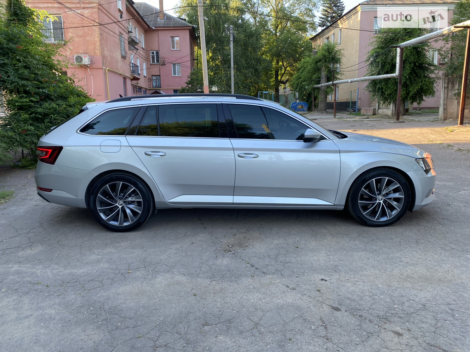 2016 Skoda Superb - мініатюра 8