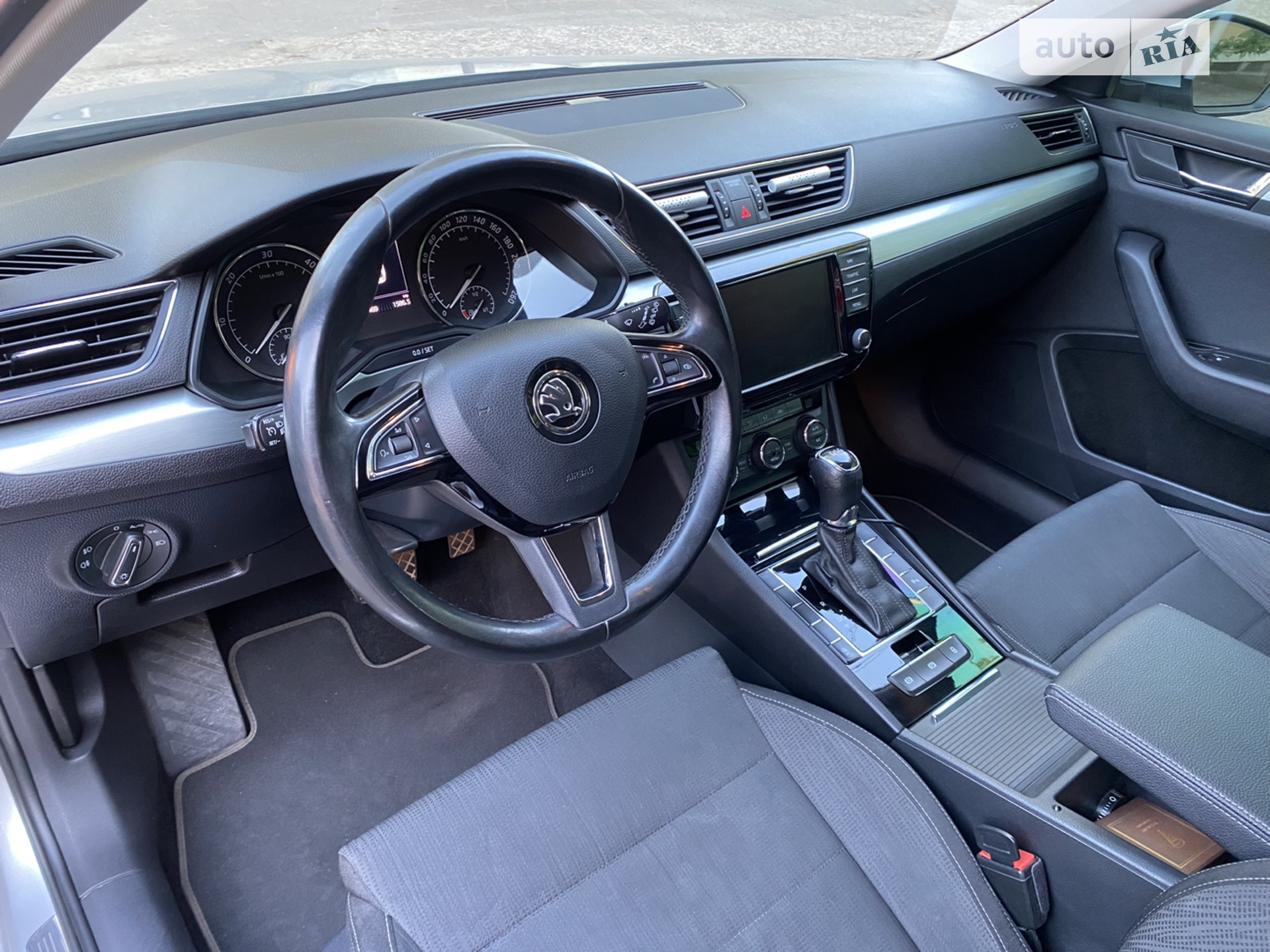 2016 Skoda Superb - мініатюра 18