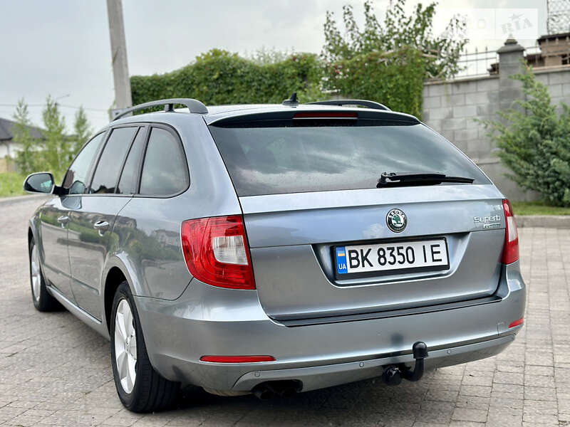 Універсал Skoda Superb 2011 в Рівному