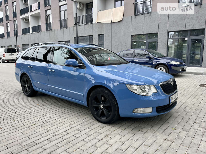 Універсал Skoda Superb 2012 в Ужгороді