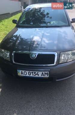 Лифтбек Skoda Superb 2004 в 