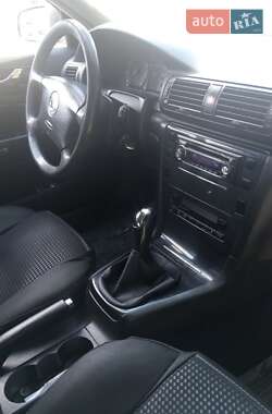 Лифтбек Skoda Superb 2004 в 