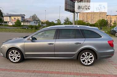 Универсал Skoda Superb 2012 в Хоросткове