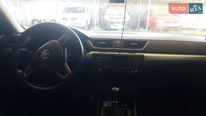 Лифтбек Skoda Superb 2016 в Киеве