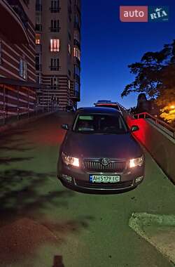 Лифтбек Skoda Superb 2012 в 