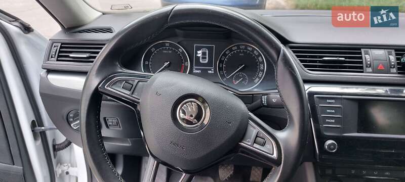 Лифтбек Skoda Superb 2015 в Белой Церкви фото 14 Лифтбек Skoda Superb 2015 в Белой Церкви