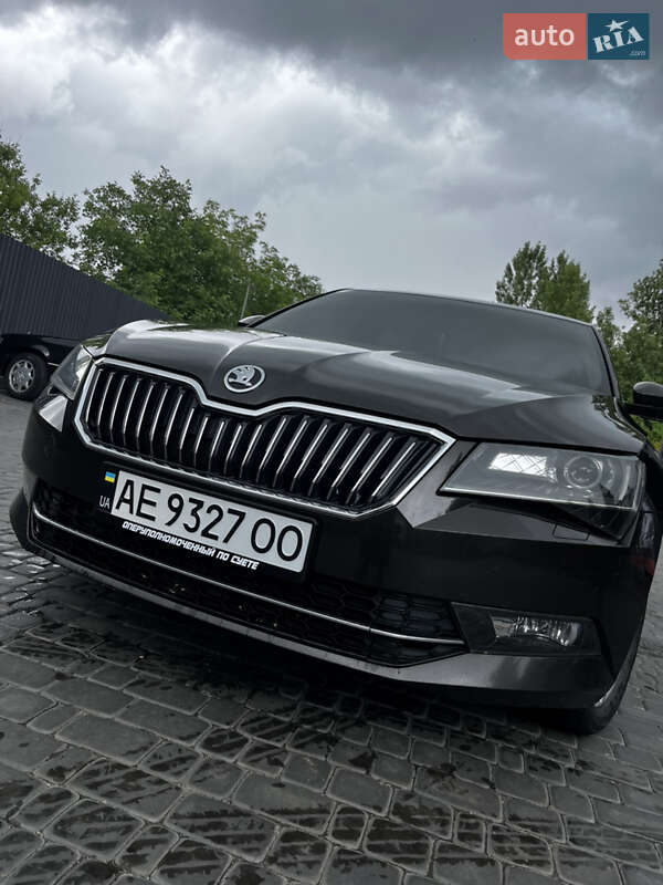 Лифтбек Skoda Superb 2017 в Кривом Роге