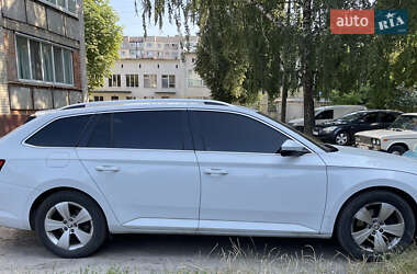 Универсал Skoda Superb 2018 в 